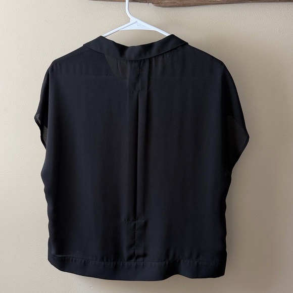 Women’s Black DKNY Short-Sleeve Button-Up Blouse. - Picture 2 of 7